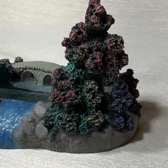 Thomas KInkade Lighted Church House Card Holder Figurine - Picture 5 of 11